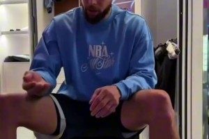 笑死库里&字母哥点评全明星爆米花：色泽/外形/香味都完美